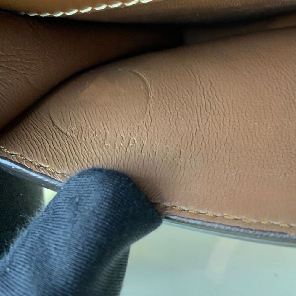 Burberry Women Pre-Loved Bag Very Good Condition - Picture 9 of 9